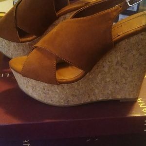 Liliana women platform sandals suede brown new 9